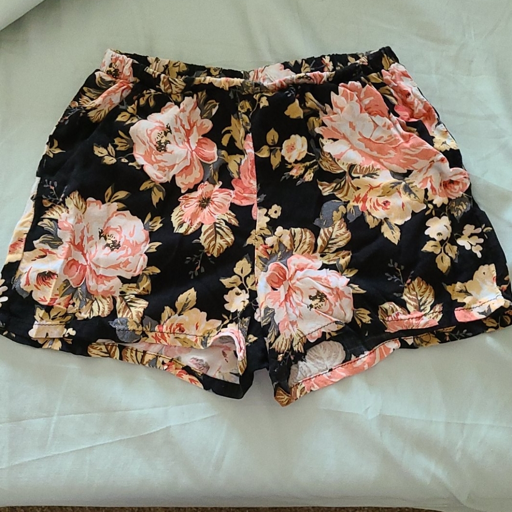 H.I.P Floral Shorts
